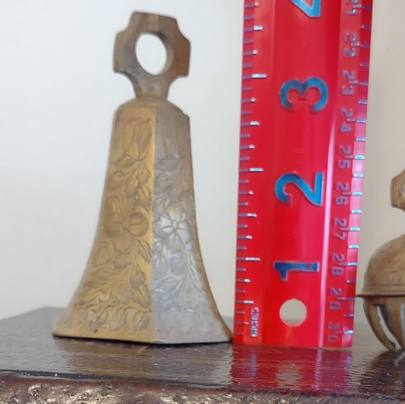 Set of 3 Vintage Etched Brass Elephant Bells - Picture 7 of 10